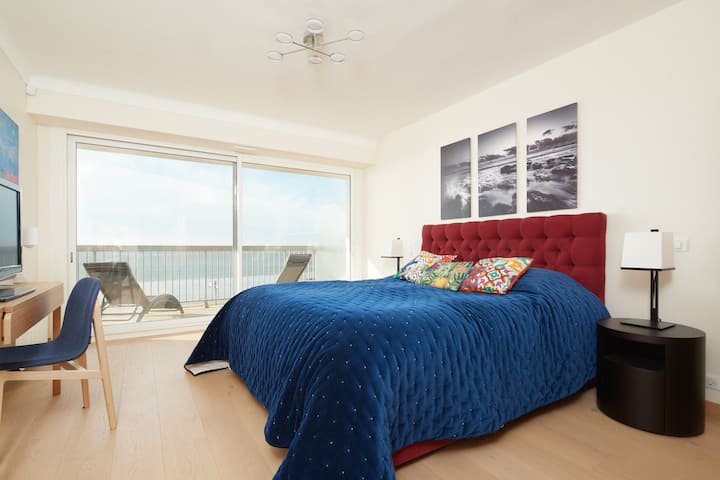 Glavna spavaća soba Krevet 180 x 200
Pogled na more