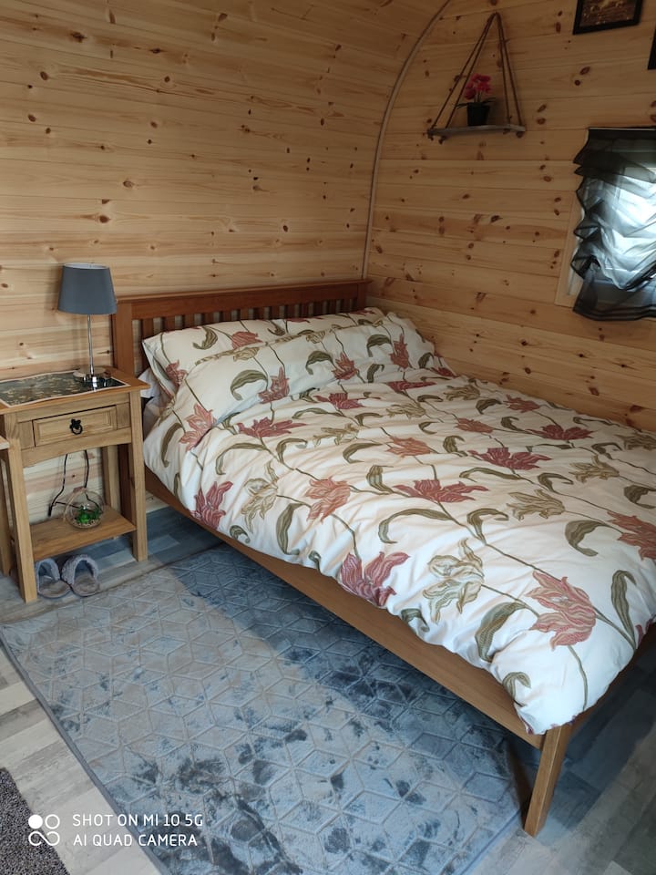 Tiha noćna uspomena i madrac s oprugama od 2000 cm.