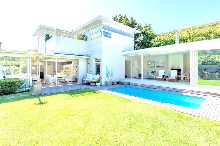 Designer home in Newlands Cape Town gallery image 2