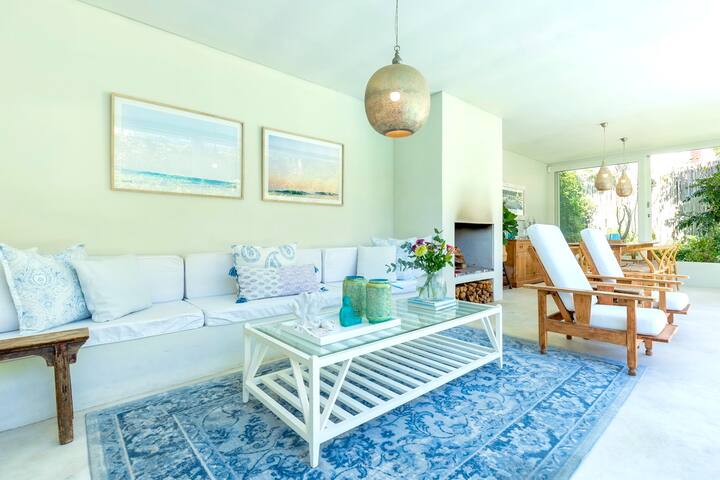 Designer home in Newlands Cape Town gallery image 5