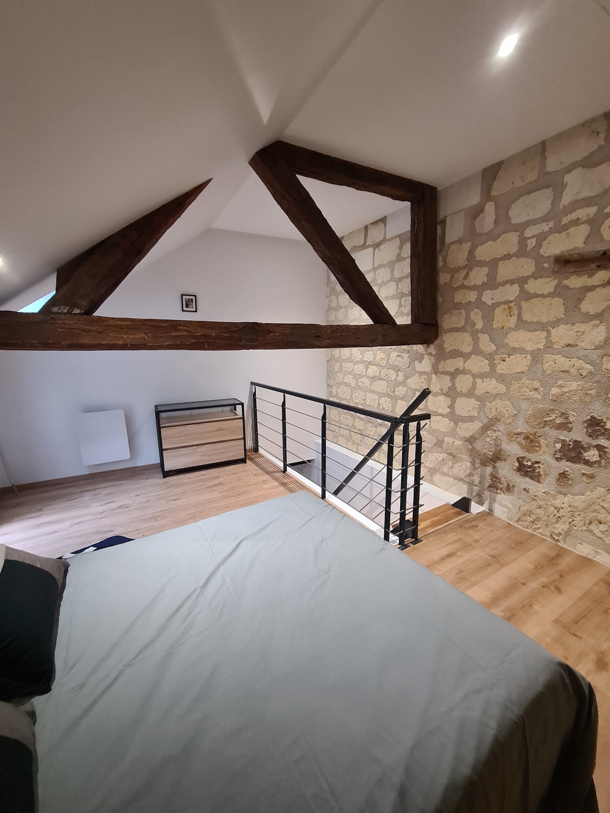 غرفة نوم وجدار من القرن الخامس عشر