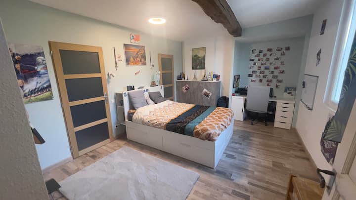 Chambre 2 avec salle bain 