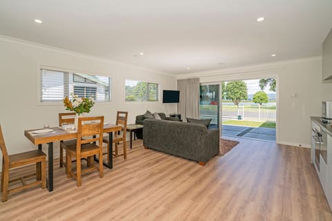 Water views, 2 Bedroom, holiday home Whitianga
