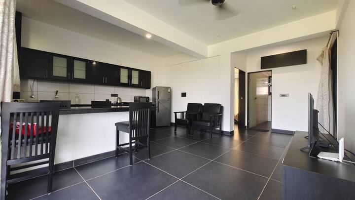 Kitchenette image 5