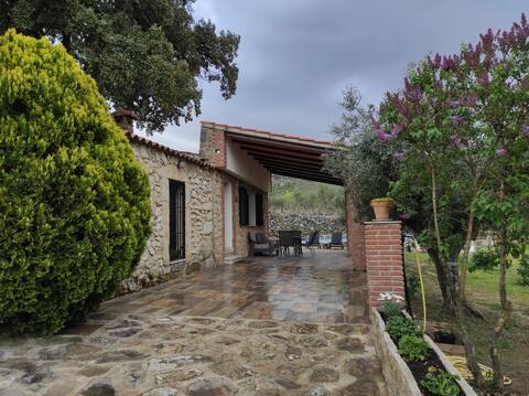 Casa Rural La Recuera. Views, countryside, swimming pool.
