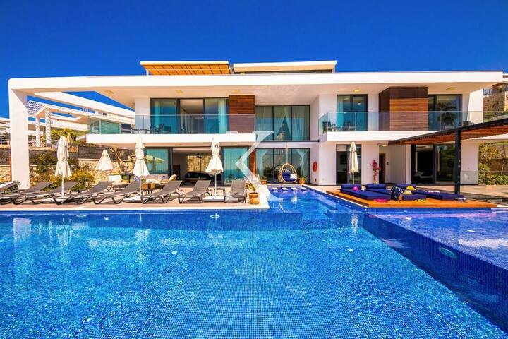 Villa For 10, W/ Fantastic Views & Infinity Pool - Kalkan