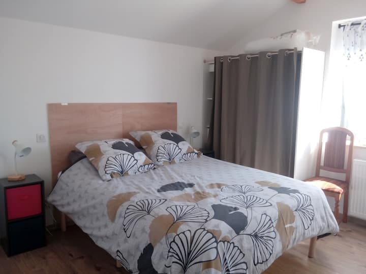 חדר 2 למעלה עם 160 מיטות.