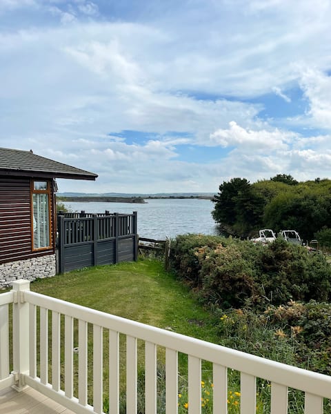 Waterside Lodge - Hot Tub - Enclosed Decking