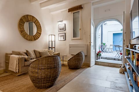 Top performing Airbnb: Cortile Crocefisso apartment in Syracuse