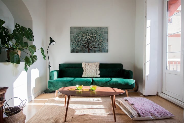 Charming And Bright Flat Facing Beautiful Square - Cadice