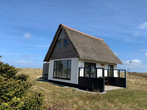 Modern dune house with great views (new)