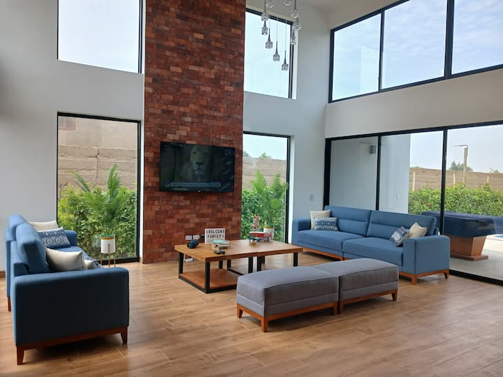 El Descanso: Moderna Casa De Campo Con Piscina - Peru