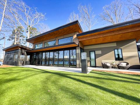 Modern Lakefront Oasis 270° Views, Hot Tub & Dock!
