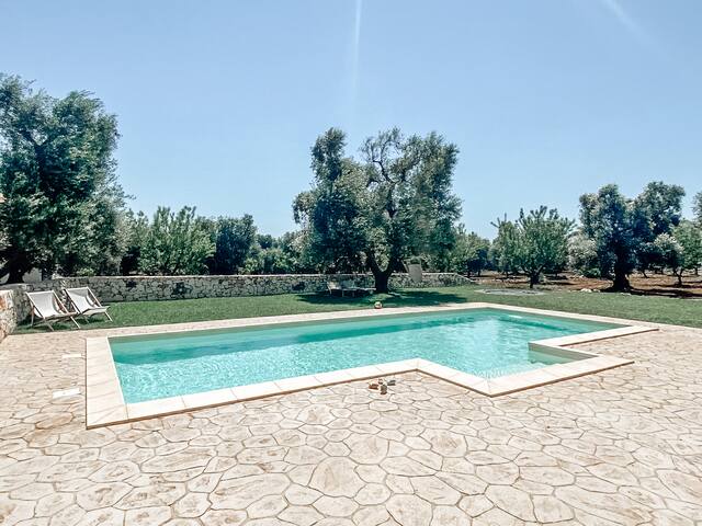 Trullo Fico d’India with private heated pool gallery image 5