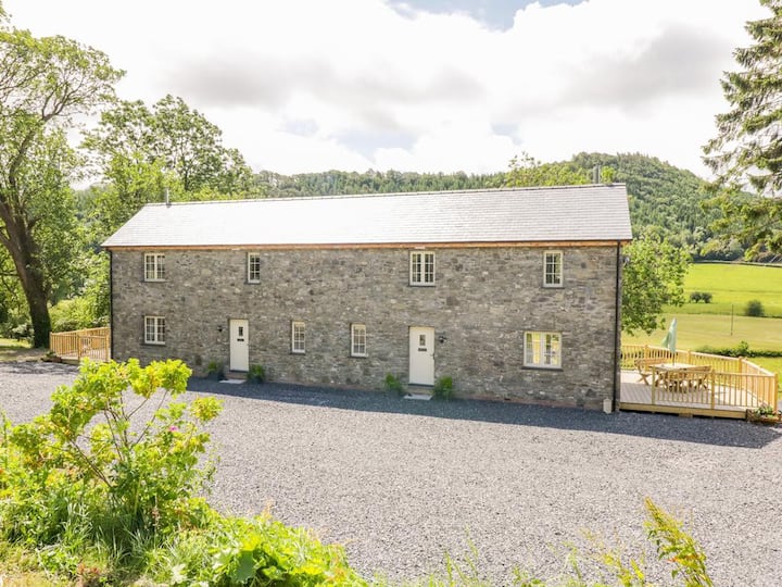 Hare Cottage, Goetre Hall, Meifod Mid Wales Cottages for Rent in