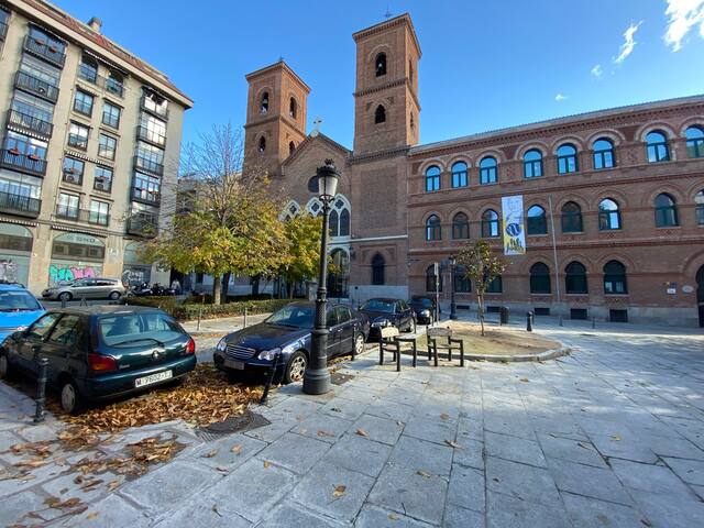 Entire apartment in La Latina gallery image 4