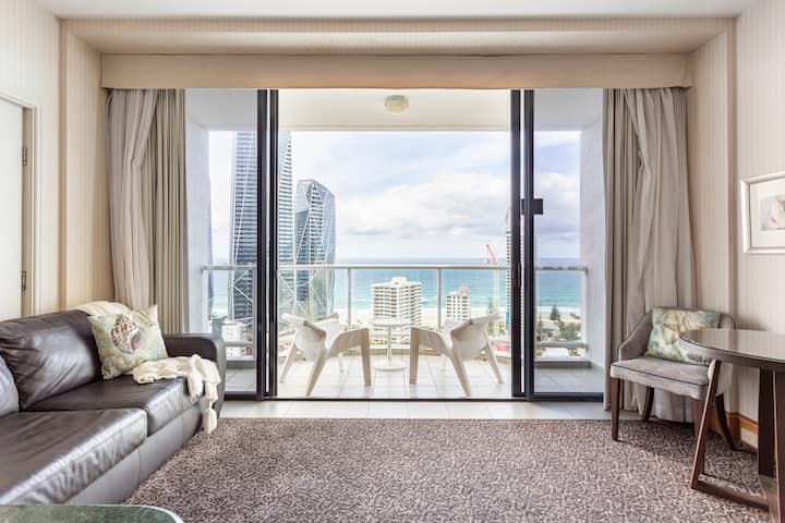 Lux 20th Floor Ocean View Studio. Oaks Gold Tower - Surfers Paradise