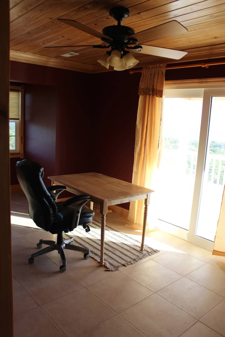 Спалня 4/Кабинет/Достъп до балкон