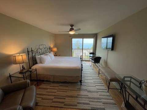 Applewood 204, Private Unit, Bridge & Water Views