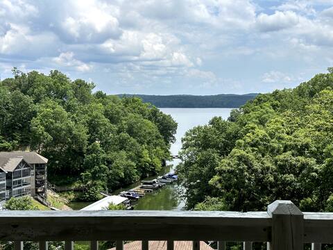 Cottage on the bluffs at Pickwick Lake