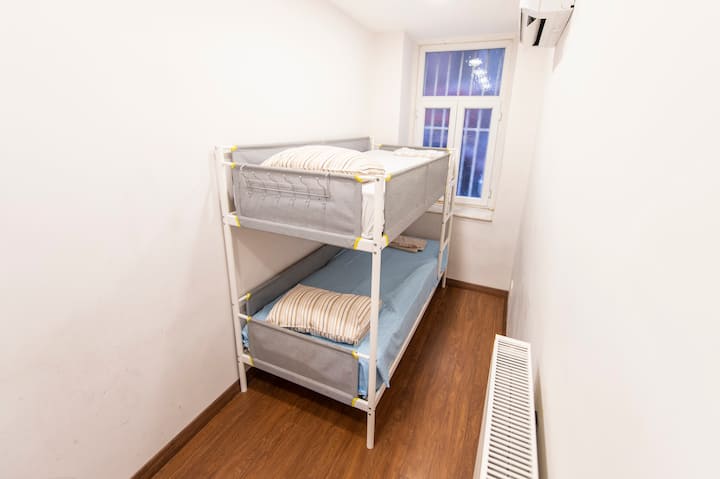 غرفة النوم 2