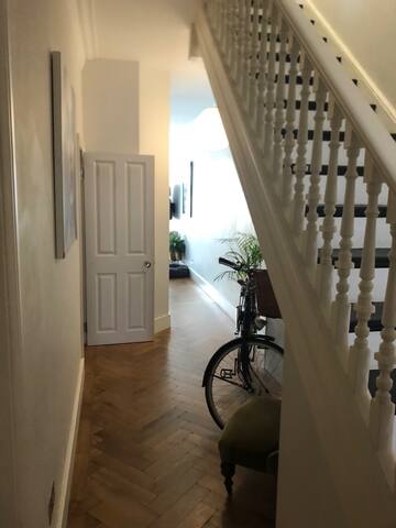 Stunning 5 Bed House NW London Kensal Rise Area gallery image 2