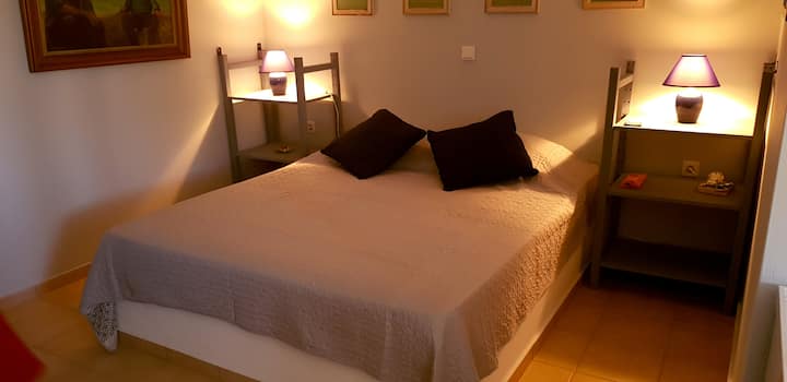 Втората спалня с двойно вградено легло