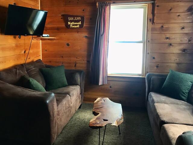 Elk Point Lodge managed Airbnb listing 1