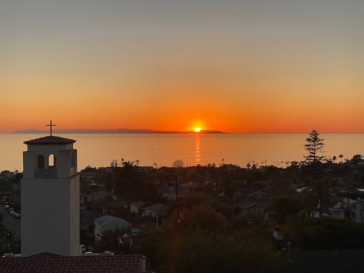 Beautiful Laguna Beach House Ocean Views - Laguna Beach, CA
