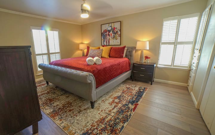 Upstairs King Bedroom