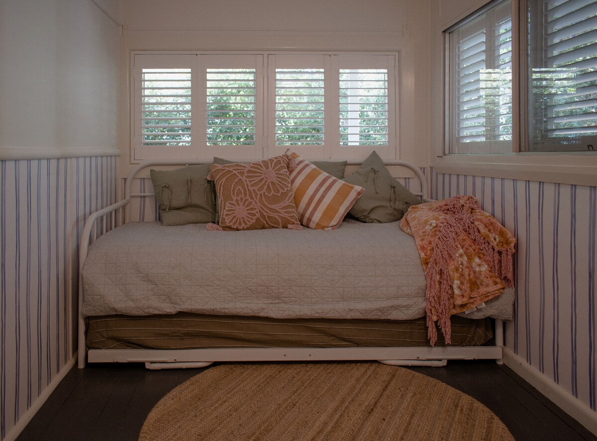 Tretia spálňa, jednolôžko s výsuvným lôžkom