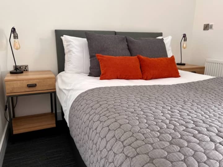 Spálňa - manželská posteľ King alebo môže byť dvojlôžková