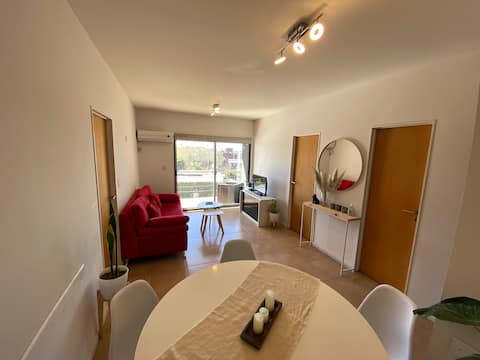 Top Airbnb: Centrally located apartment in Tigre - Swimming pool and parking in Tigre