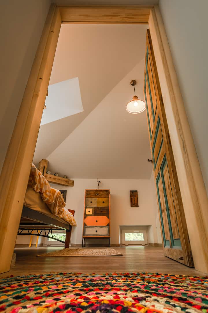 The Kaleidoscope Apt in quiet village near stream