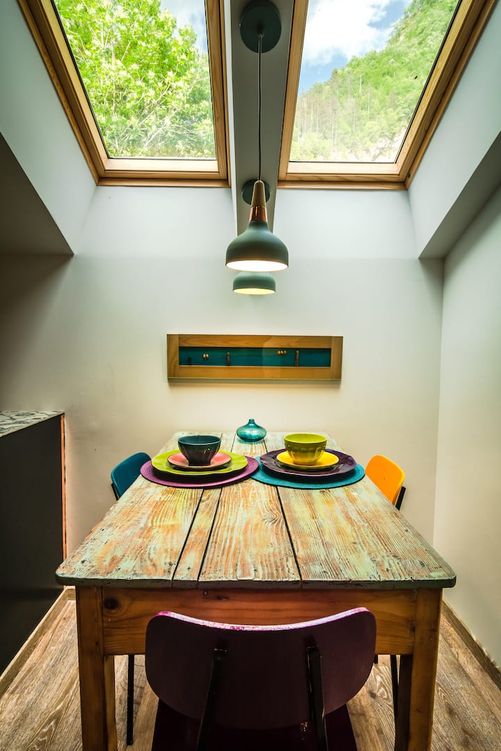 The Kaleidoscope Apt in quiet village near stream