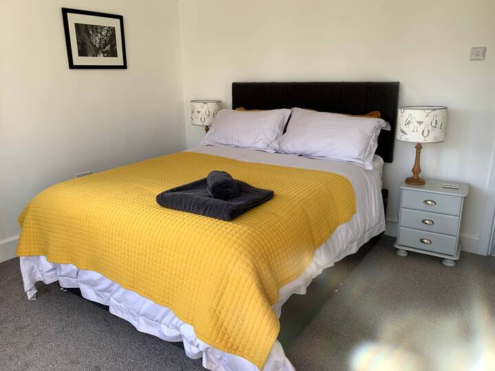 The yellow bedroom