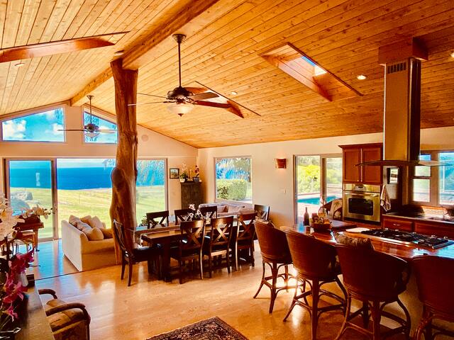 Exquisite Oceanview Estate 75 foot Pool /Sauna/Spa gallery image 3