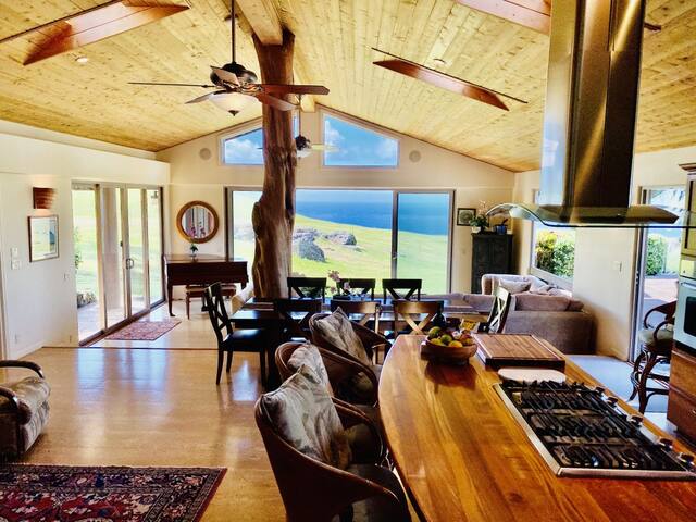 Exquisite Oceanview Estate 75 foot Pool /Sauna/Spa gallery image 4