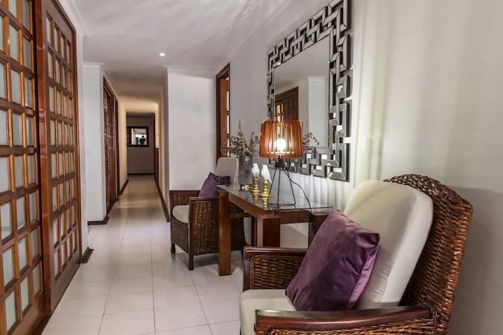 Cozy Castillogrande Beachfront 4 Bedroom Apartment - Cartagena de Indias