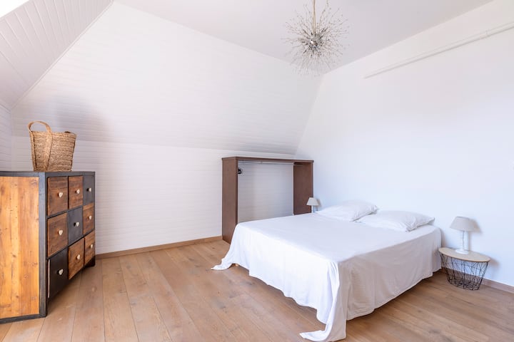 חדר צדדי באגם