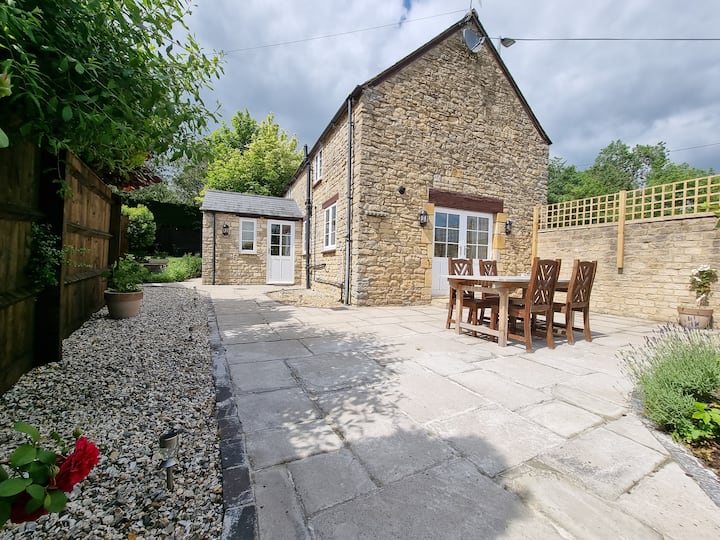 Cottage at Number Four, StowontheWold Cotswolds Cottages for Rent