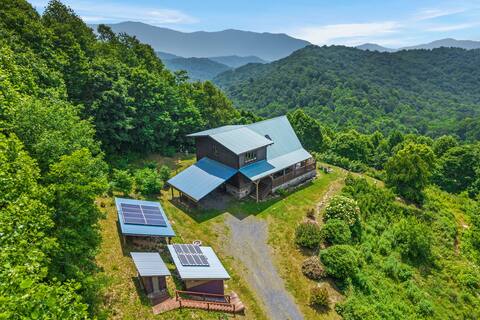 Luxury modern and eco friendly Cabin in the Forest