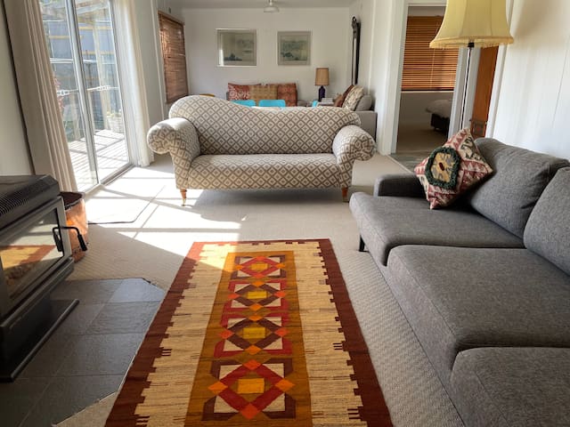 Sisters Beach House, Sisters Beach