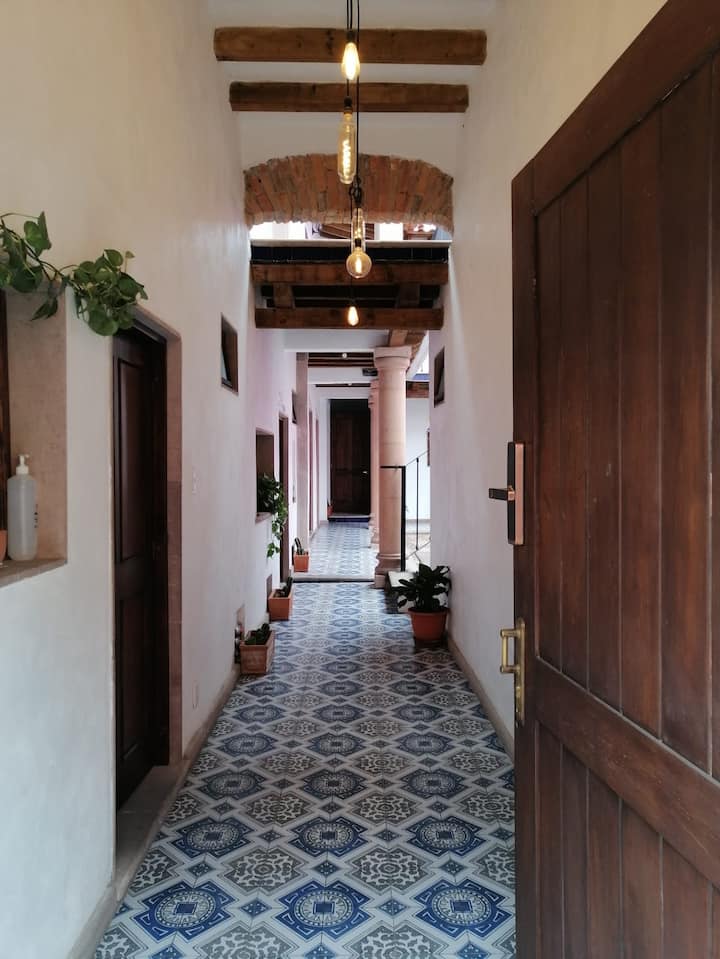 THE DESERT HOUSE
beautiful/cozy/central