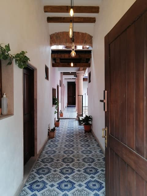 THE DESERT HOUSE
beautiful/cozy/central