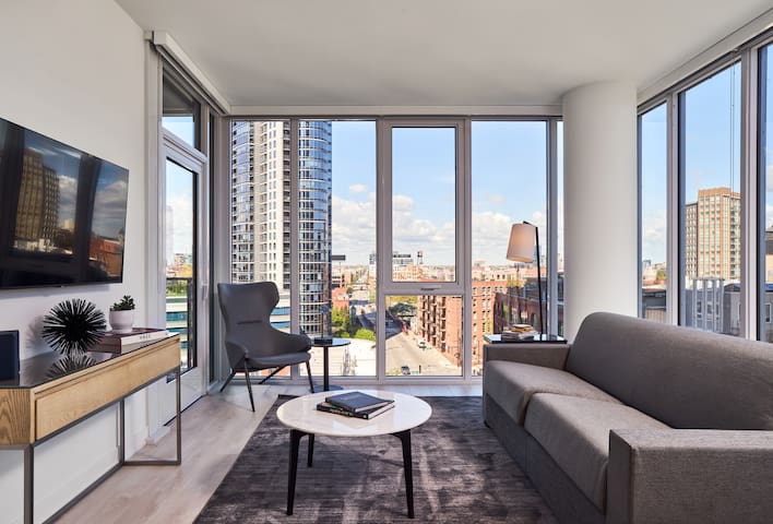 Level River North Spacious Two Bed, Two Bath Suite gallery image 4