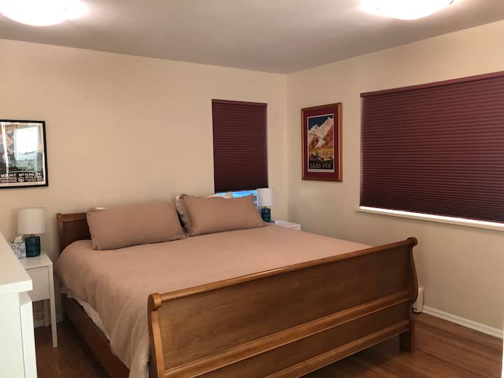 主卧-特大双人床