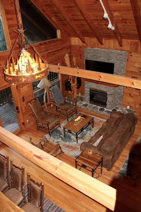 Cobblestone Manor - The Mountains are calling!