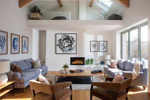 Luxury barn conversion with sea and bay views