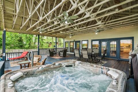 Hot Tub/Wi-Fi/Kayaks/Fire Pit/Billiards/Wildlife
